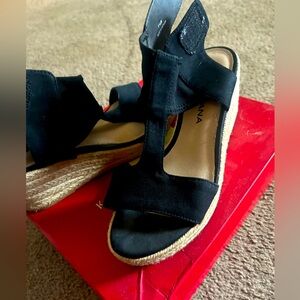 Black/tan wedge heels